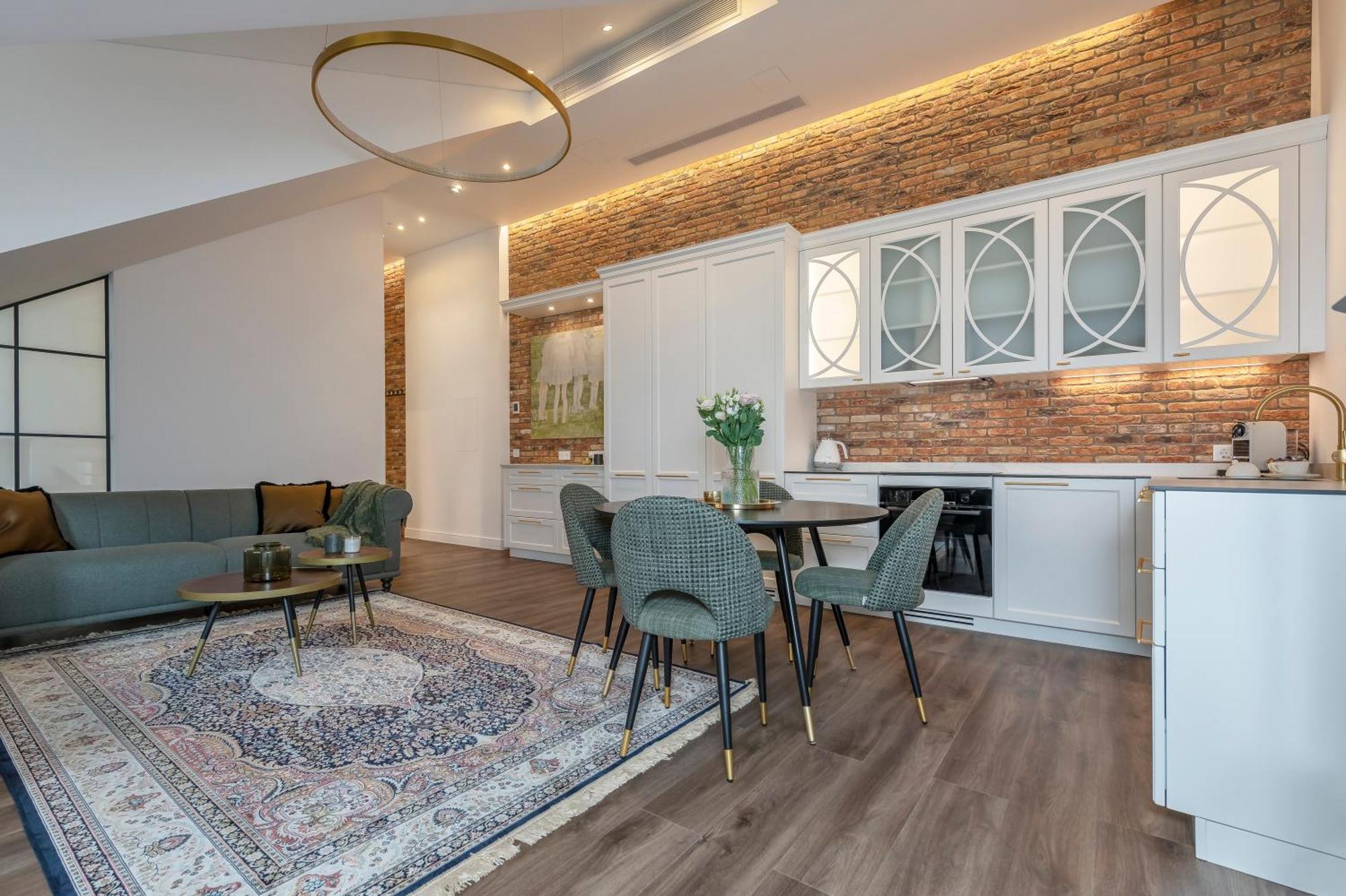 Artsy Exclusive Old Town Gallery Walk Apartment Vilnius