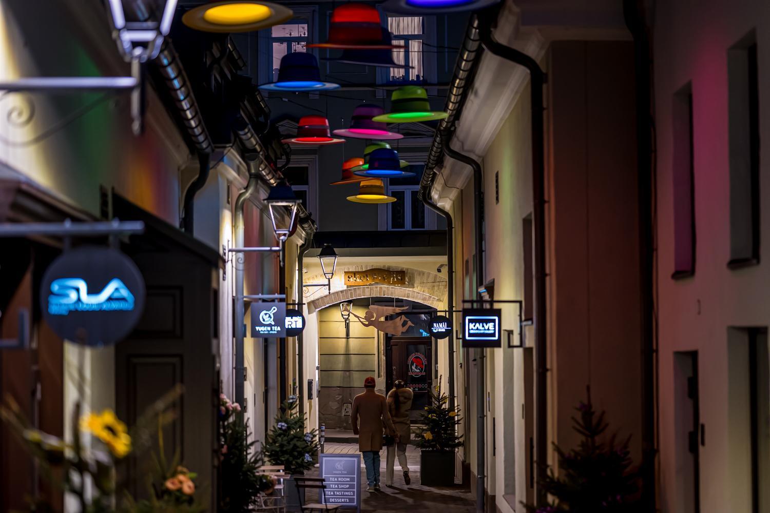 Artsy Exclusive Old Town Gallery Walk